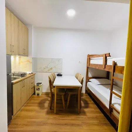 Apartmán Adi's House *